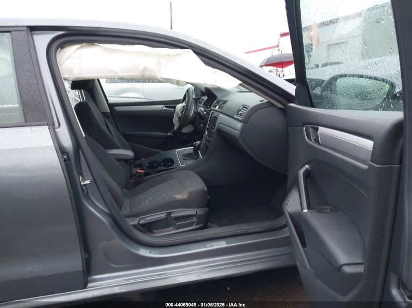 2018 Volkswagen Passat 2.0T R-Line/2.0T S