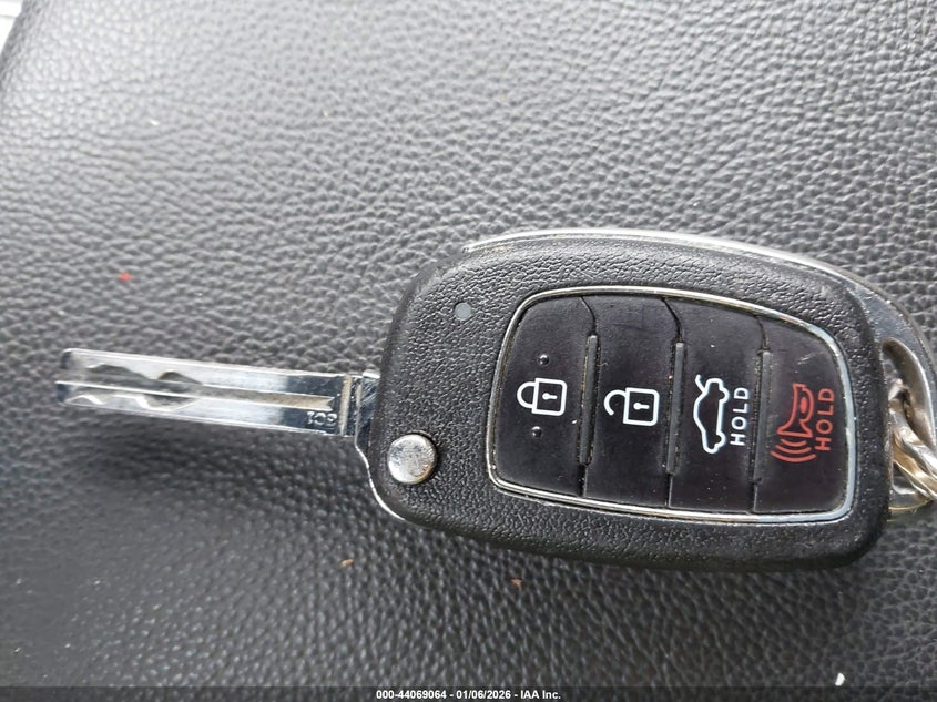 VIN 5NPE24AF9JH680477 2018 HYUNDAI SONATA SE