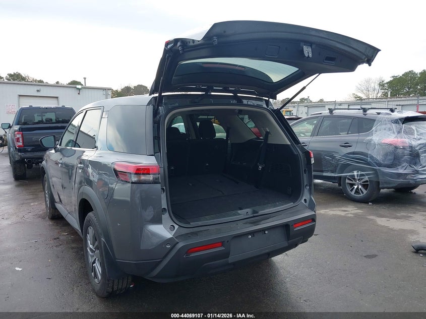 2024 Nissan Pathfinder S 4Wd