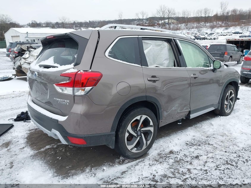 2023 Subaru Forester Touring