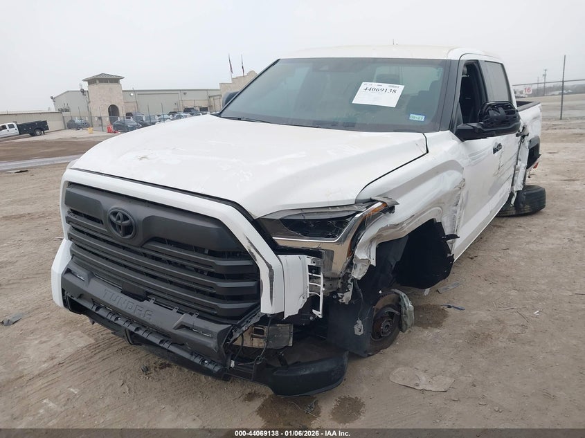 2026 Toyota Tundra Sr5 Crewmax 5.5' Bed