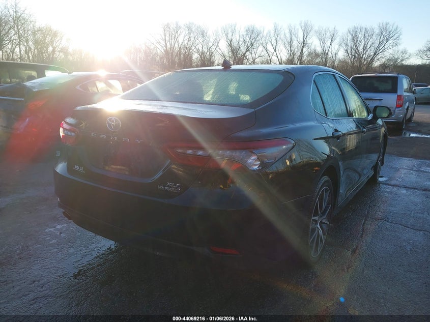 2022 Toyota Camry Xle Hybrid