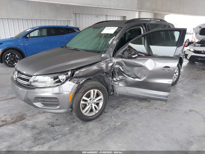 2015 Volkswagen Tiguan S