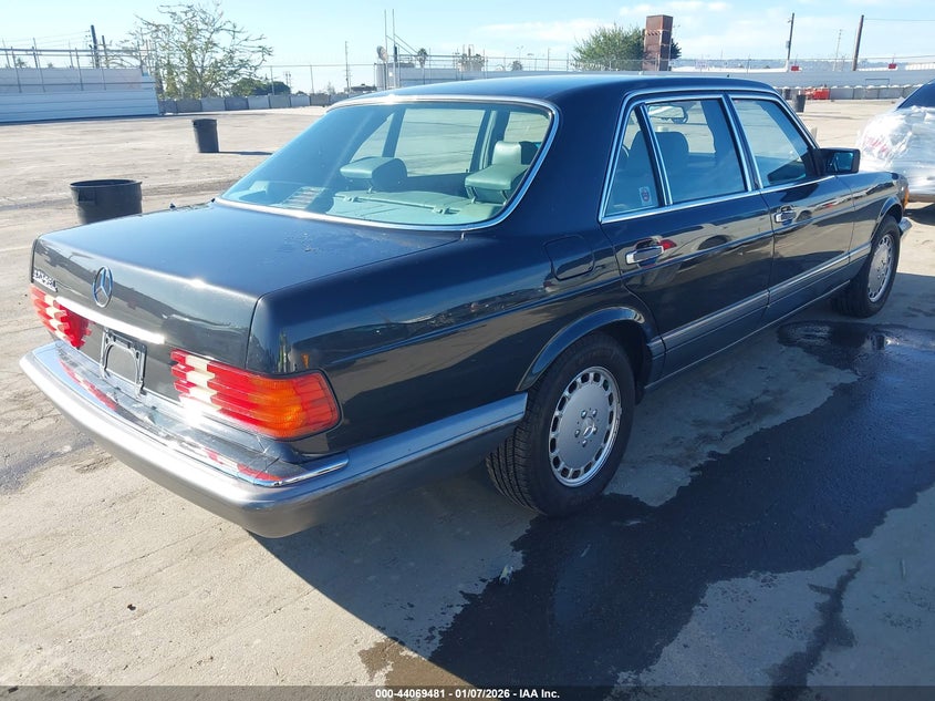 1989 MERCEDES-BENZ 420 auction photo 4