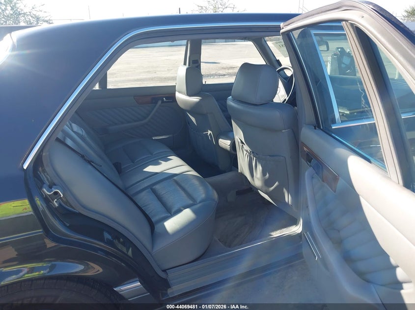 1989 MERCEDES-BENZ 420 auction photo 8