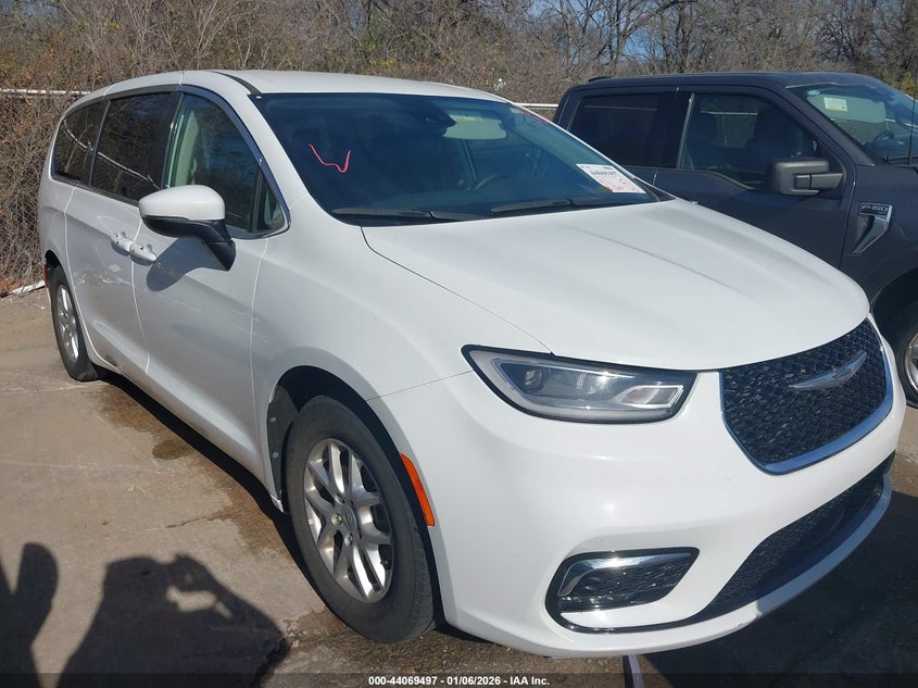 2C4RC1BG4PR560702 2023 Chrysler Pacifica Touring L auction photo 1