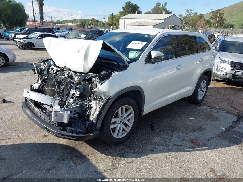 2016 Toyota Highlander Le V6