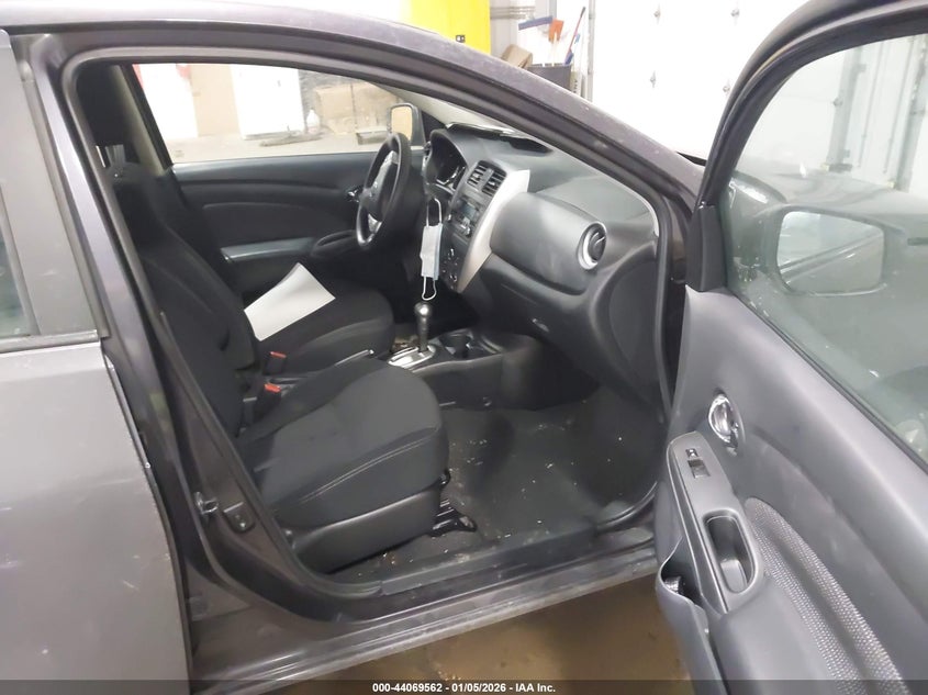 2015 Nissan Versa 1.6 Sv