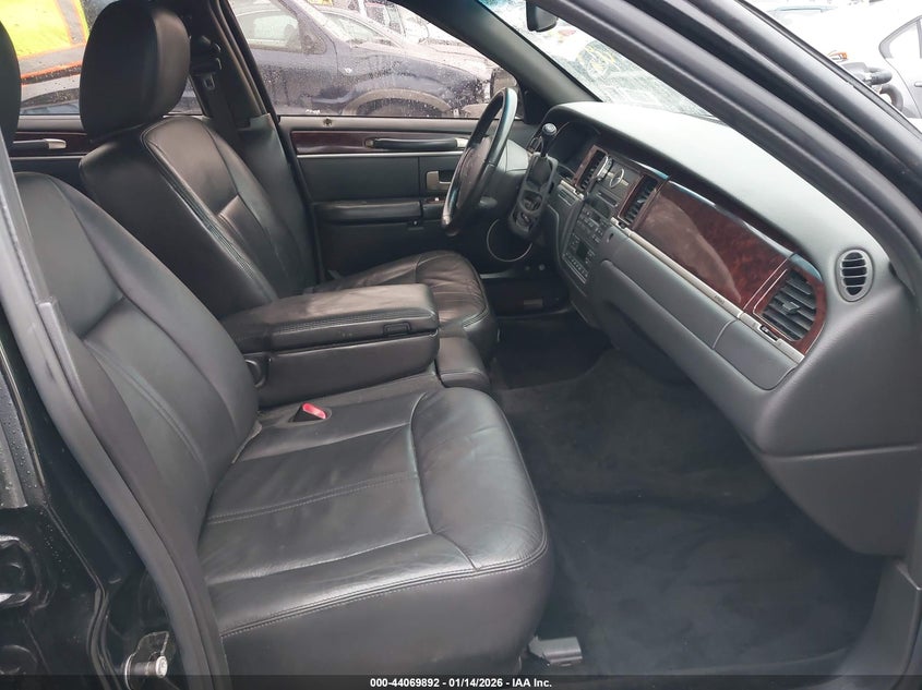 2011 Lincoln Town Car Executive L