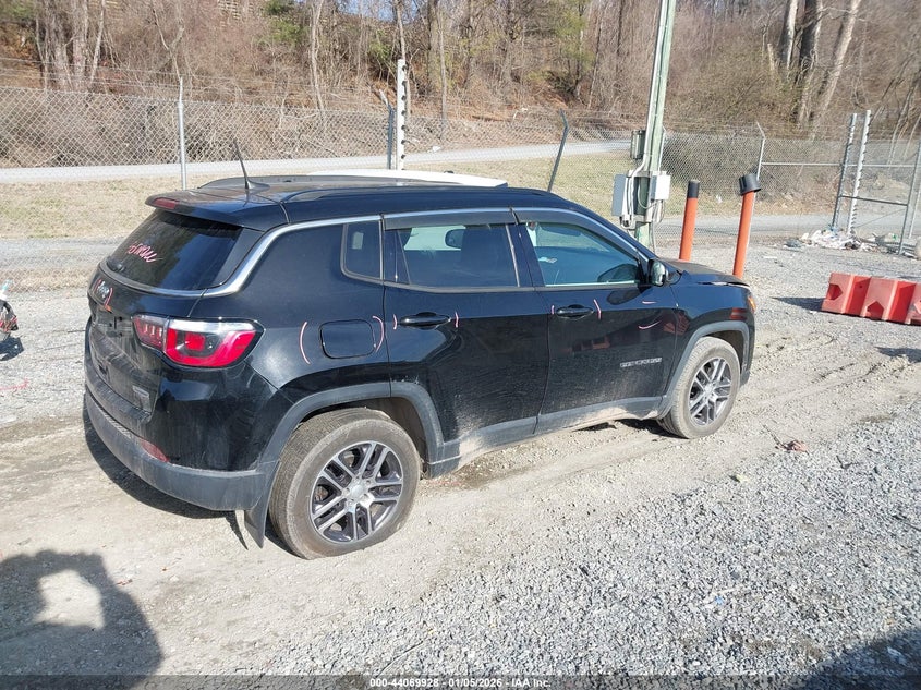 VIN 3C4NJCBB8KT711616 2019 JEEP COMPASS SUN AND WHEEL FWD