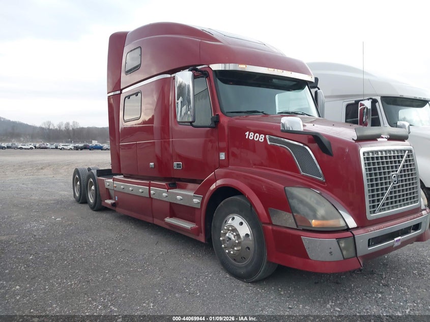 2012 VOLVO VN Red VIN: 4V4NC9EH9CN553452