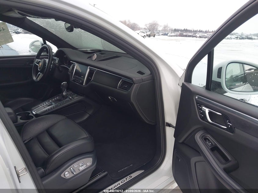 2017 Porsche Macan Gts