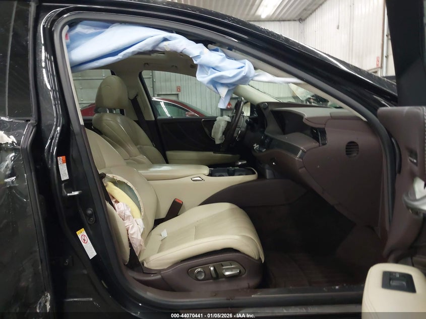 VIN JTHC5LFF2J5001343 2018 LEXUS LS 500