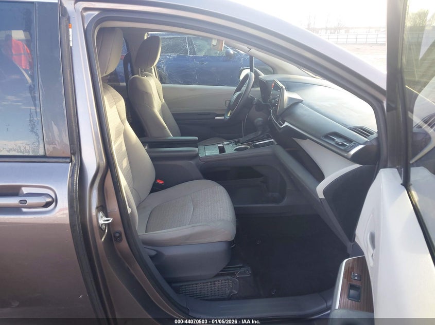 2021 Toyota Sienna Le