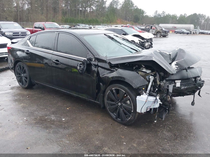 2022 NISSAN ALTIMA SR FWD