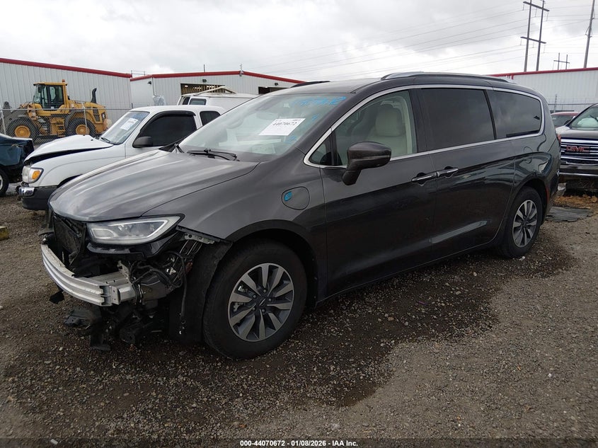 2021 CHRYSLER PACIFICA HYBRID auction photo 2