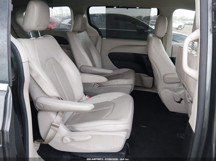 2021 CHRYSLER PACIFICA HYBRID auction photo 8