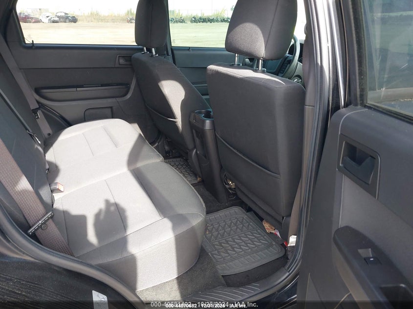 1FMCU0DG6CKB84910 2012 Ford Escape 3.0 Xlt black