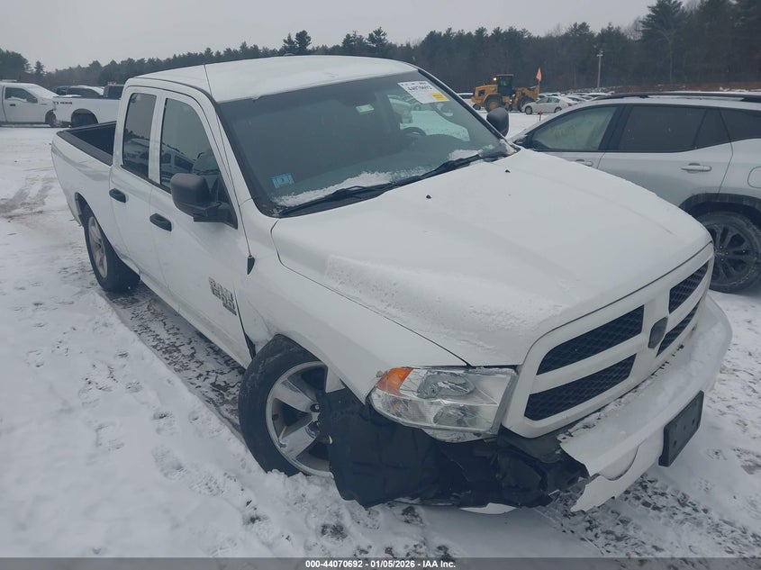 2019 Ram 1500 Classic Express 4X4 6'4 Box