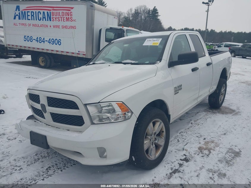 2019 Ram 1500 Classic Express 4X4 6'4 Box