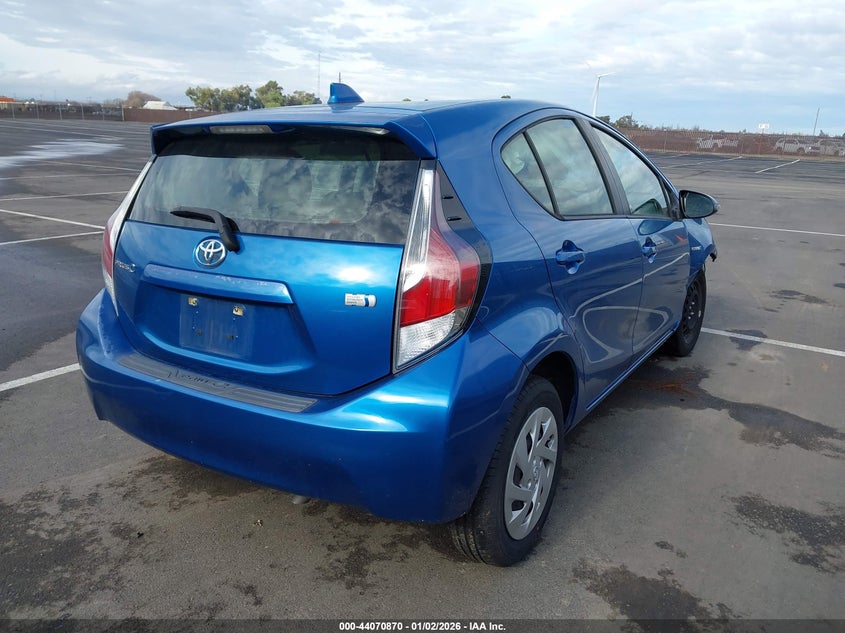 2016 TOYOTA PRIUS C auction photo 4