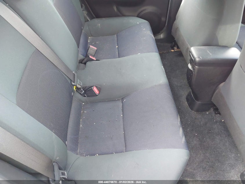 2016 TOYOTA PRIUS C auction photo 8