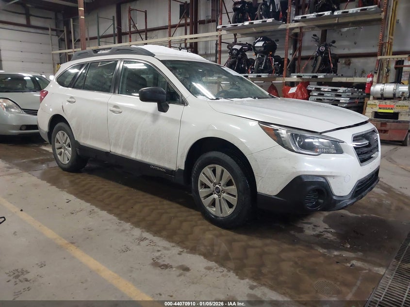 4S4BSAAC5J3389053 2018 Subaru Outback 2.5I auction photo 1