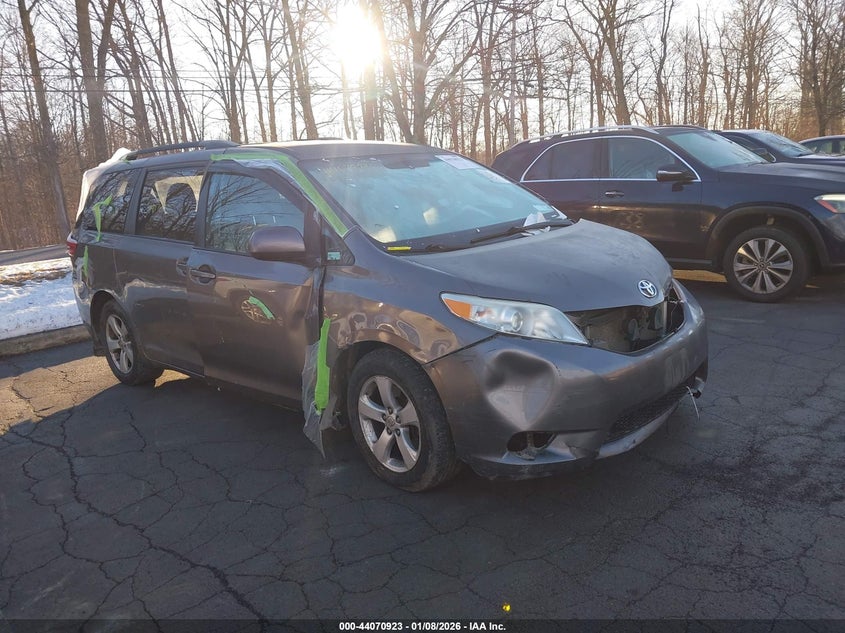 5TDKK3DC1FS539676 2015 Toyota Sienna Le 8 Passenger auction photo 1