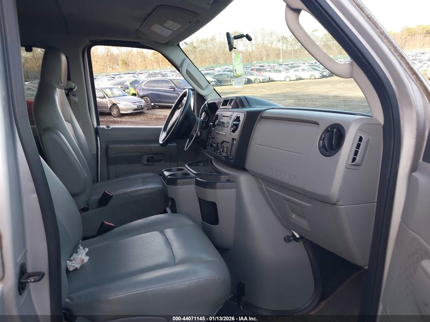 2014 Ford E-350 Super Duty Xl