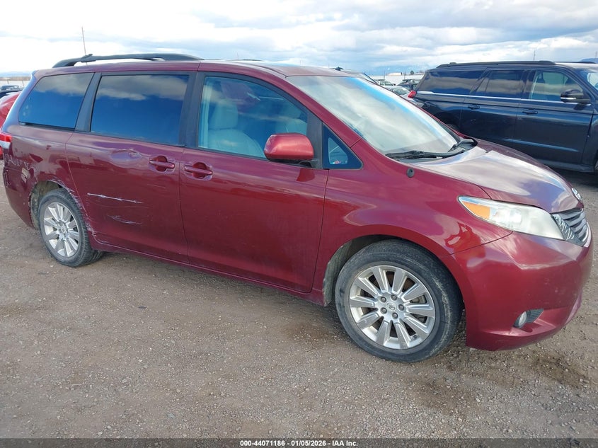 5TDDK3DC9BS003982 2011 Toyota Sienna Xle auction photo 1