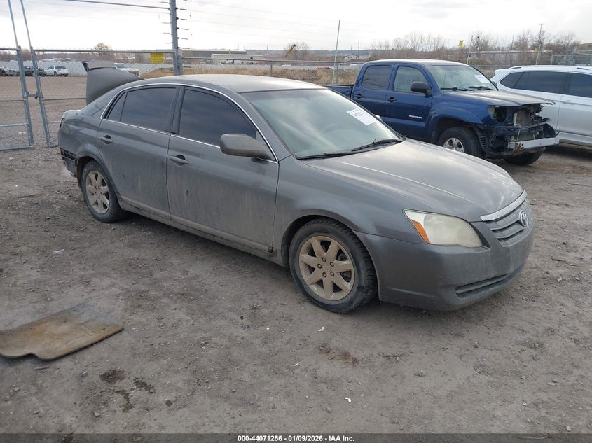 2005 TOYOTA AVALON XL