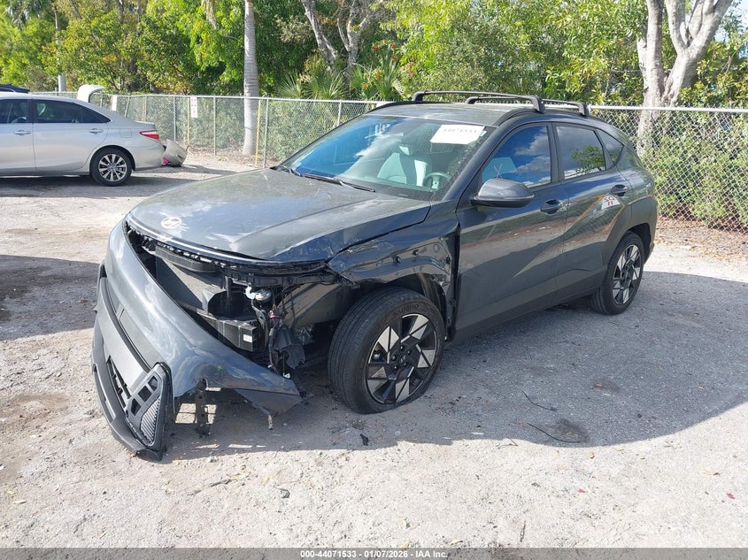 2024 HYUNDAI KONA auction photo 2