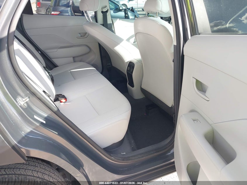 2024 HYUNDAI KONA auction photo 8