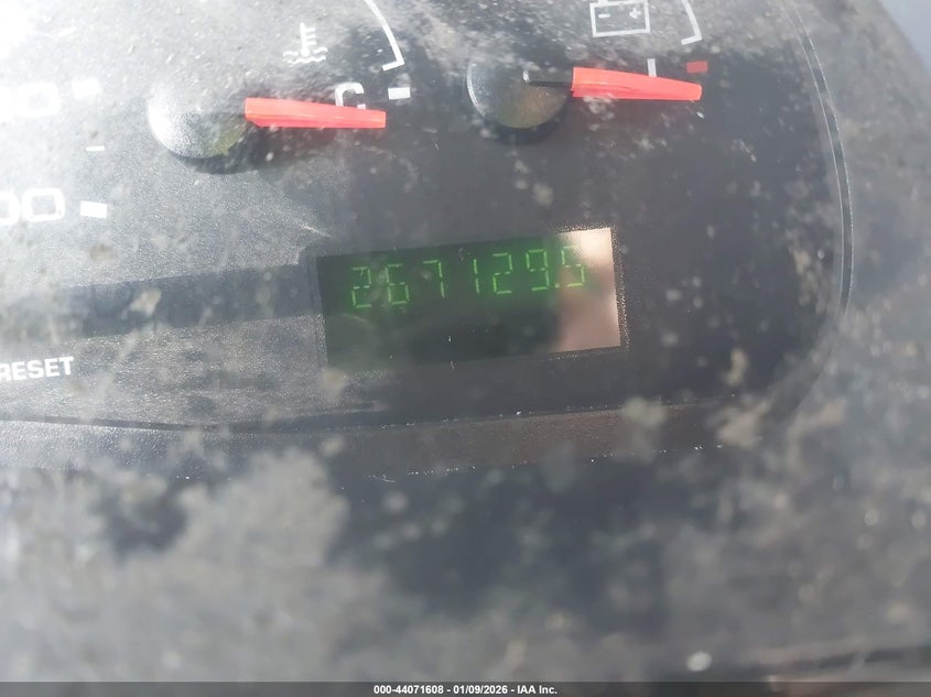 2004 Ford E-350 Cutaway Standard