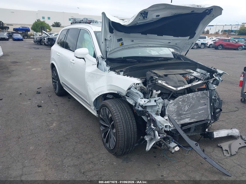 YV4H60PG3S1363648 2025 Volvo Xc90 Plug-In Hybrid T8 Ultra 7-Seater auction photo 1