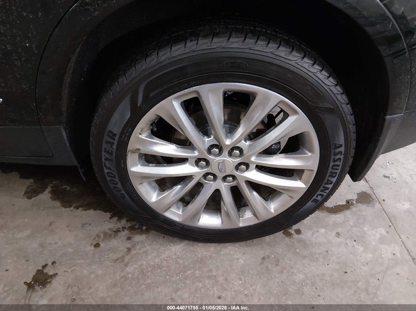 2017 Cadillac Xt5 Platinum VIN: 1GYKNFRSXHZ128538 Lot: 44071755