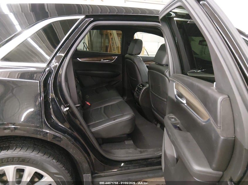 2017 Cadillac Xt5 Platinum VIN: 1GYKNFRSXHZ128538 Lot: 44071755