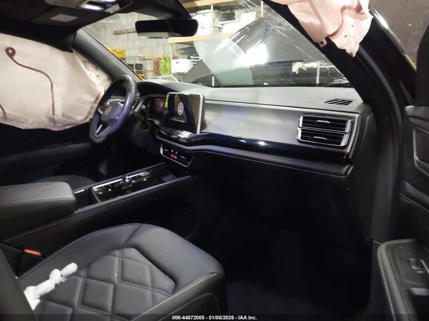 2026 Volkswagen Atlas Cross Sport Se With Technology