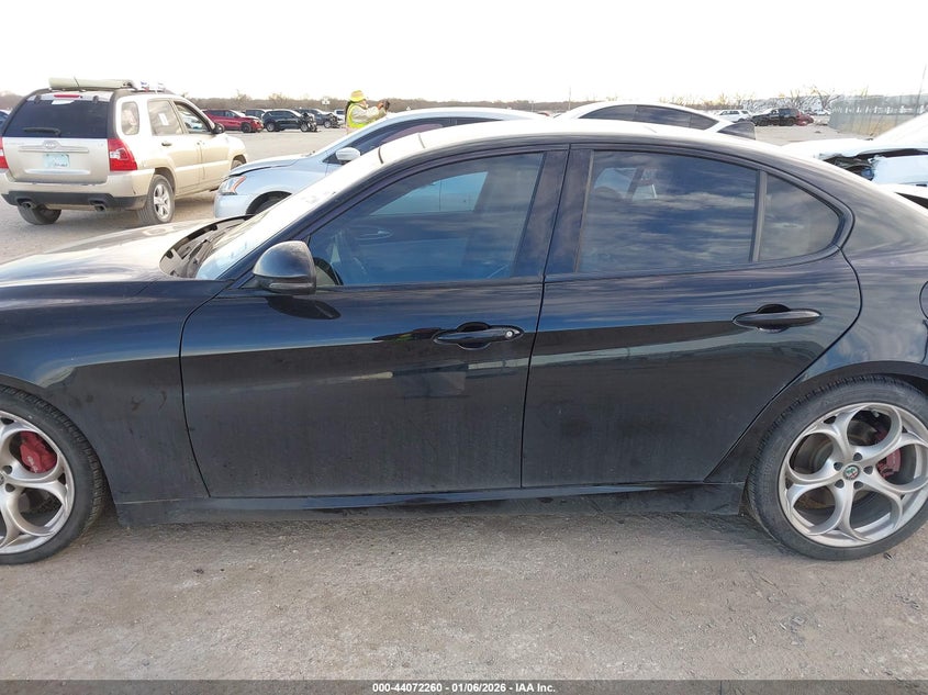 VIN ZARFAMBN7K7606547 2019 ALFA ROMEO GIULIA TI SPORT RWD