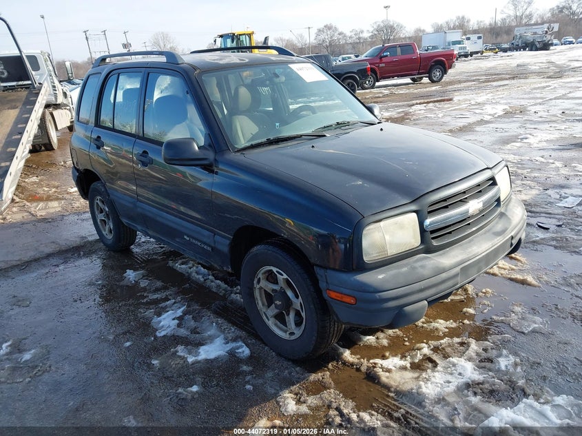 CHEVROLET TRACKER 2000. Lot# 44072319. VIN 2CNBJ13C6Y6956017. Photo 1