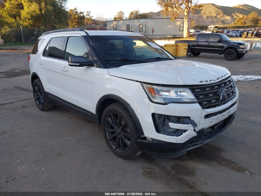Vin: 1fm5k7d89hgd64232, lot: 44568328, ford explorer xlt 2017 img_1