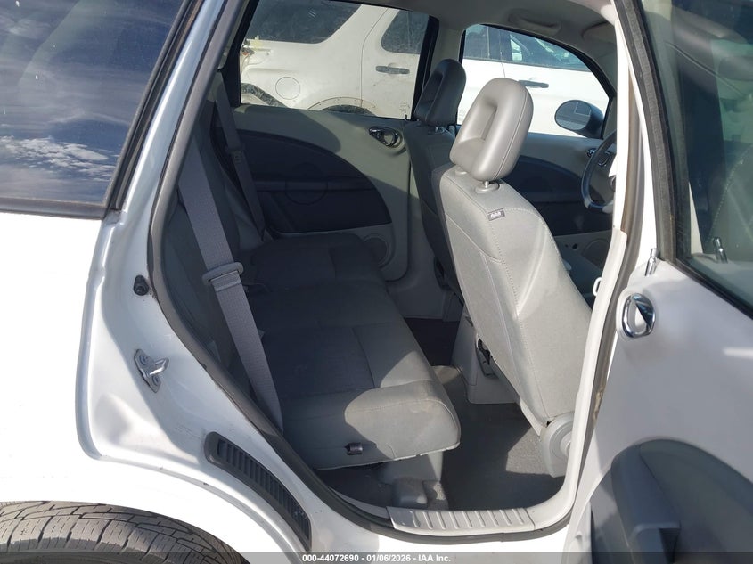 2010 CHRYSLER PT CRUISER auction photo 8