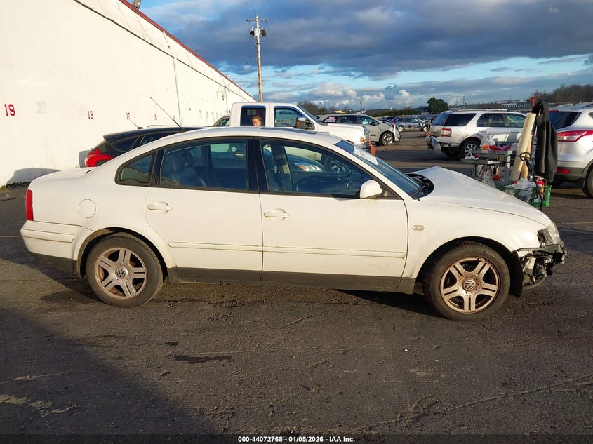 2000 Volkswagen Passat Glx VIN: WVWPD23B8YP210280 Lot: 44072768