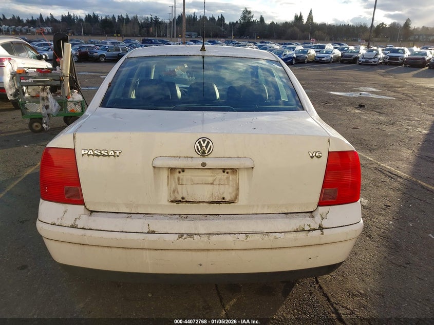 2000 Volkswagen Passat Glx VIN: WVWPD23B8YP210280 Lot: 44072768