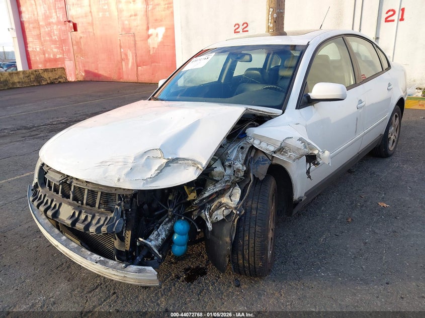 2000 Volkswagen Passat Glx VIN: WVWPD23B8YP210280 Lot: 44072768