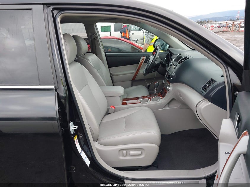 2013 Toyota Highlander Limited V6