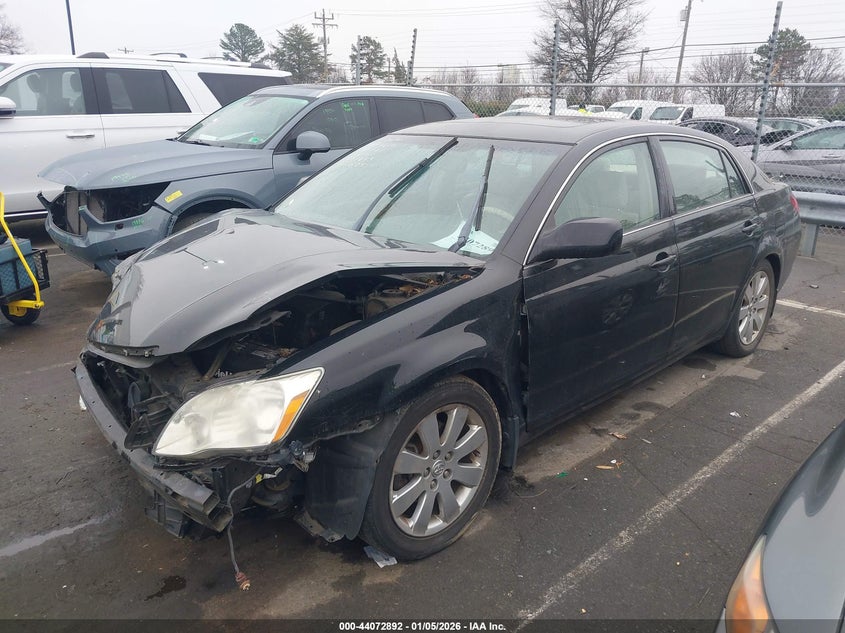 2005 Toyota Avalon Xls