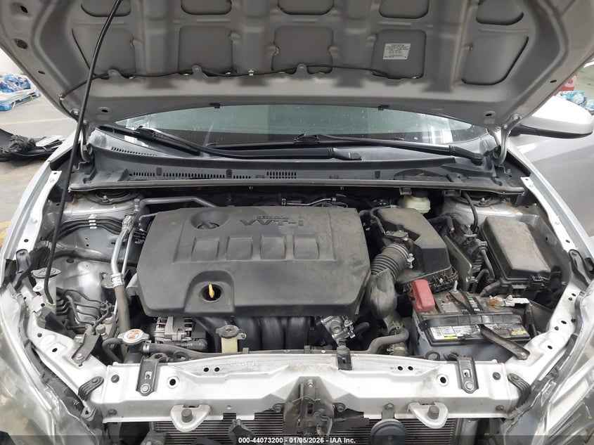 VIN 2T1BURHE6JC111418 2018 TOYOTA COROLLA LE