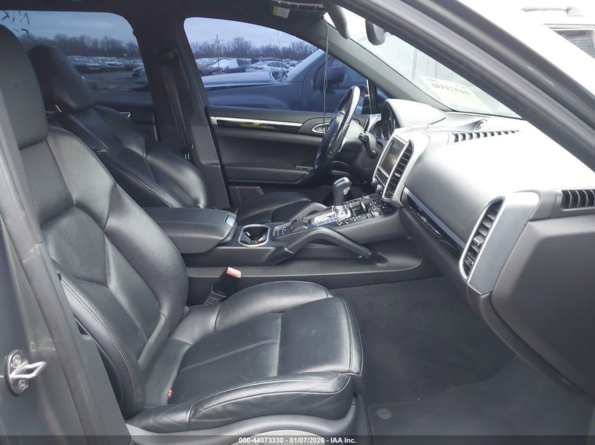 2014 Porsche Cayenne Platinum Edition