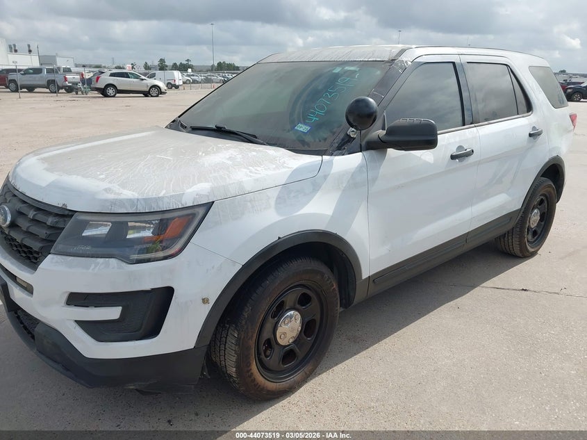 Vin: 1fm5k8ar6jgc17195, lot: 44569349, ford police interceptor utility 20182